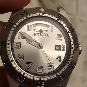 Invicta watch runs good no band